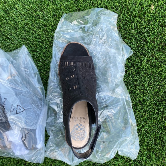 Vince Camuto VC-Keannie Black Open Toe Stacked Block Heel Sandals size 7 - Picture 3 of 4